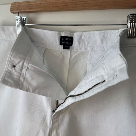J.Crew Men's 7" flex chino short - Size 40 - Picture 2 of 5